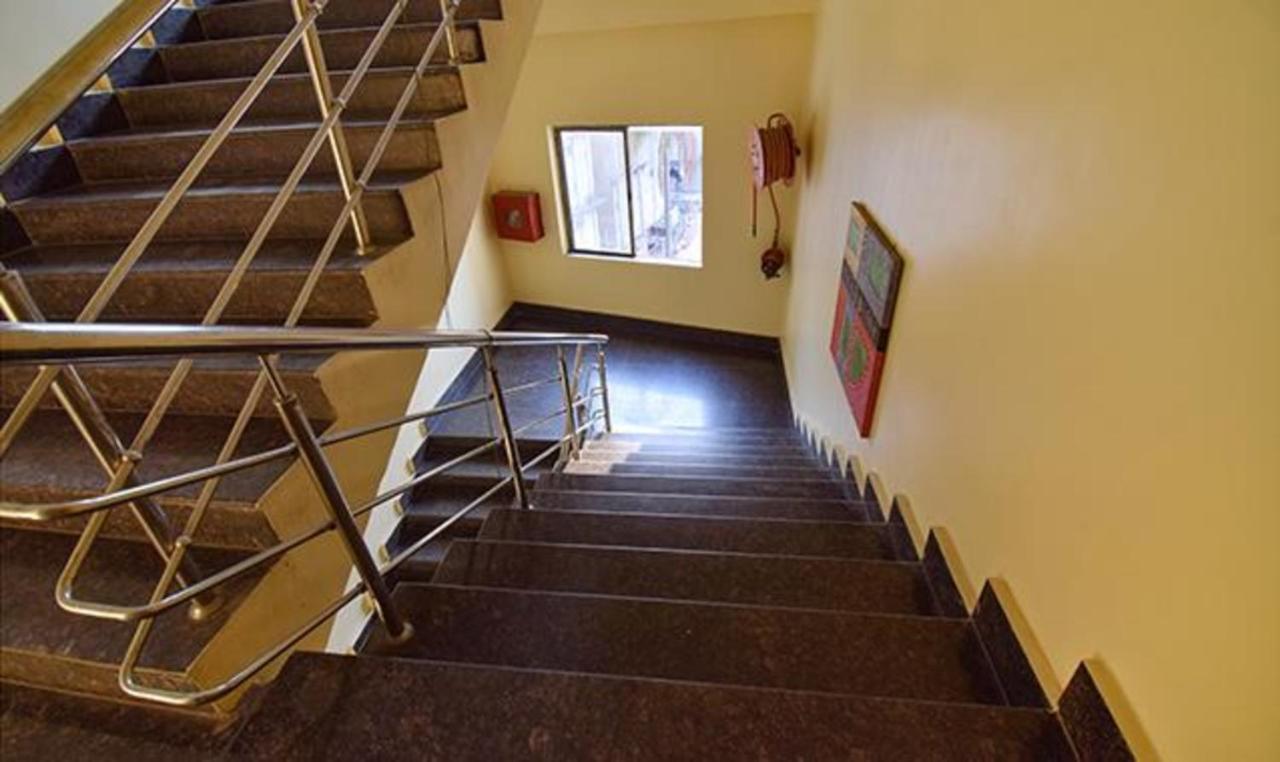 Fabhotel Rr Suites Гувахати Экстерьер фото