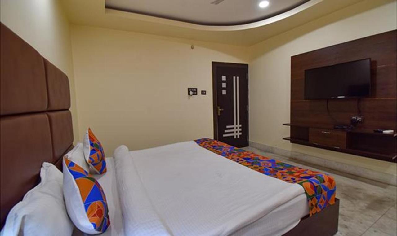 Fabhotel Rr Suites Гувахати Экстерьер фото